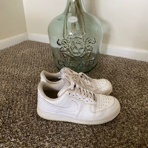 Women’s Nike Air Force 1 White Size 9